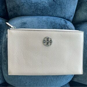 Tory Burch Pebbled Leather Pouch Wallet with logo hardware